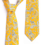 Cravatta-uomo-in-seta-gialla-stampa-azzurra-1